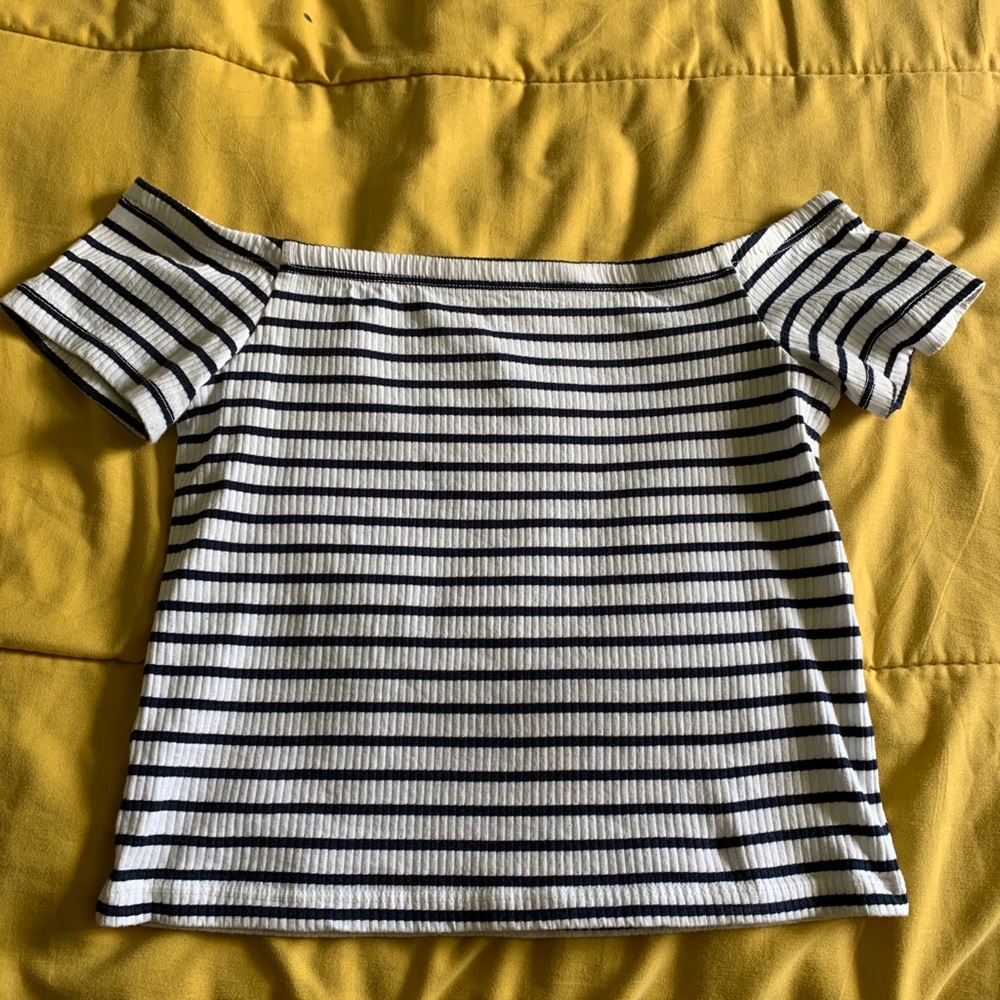Off the shoulder crop top.